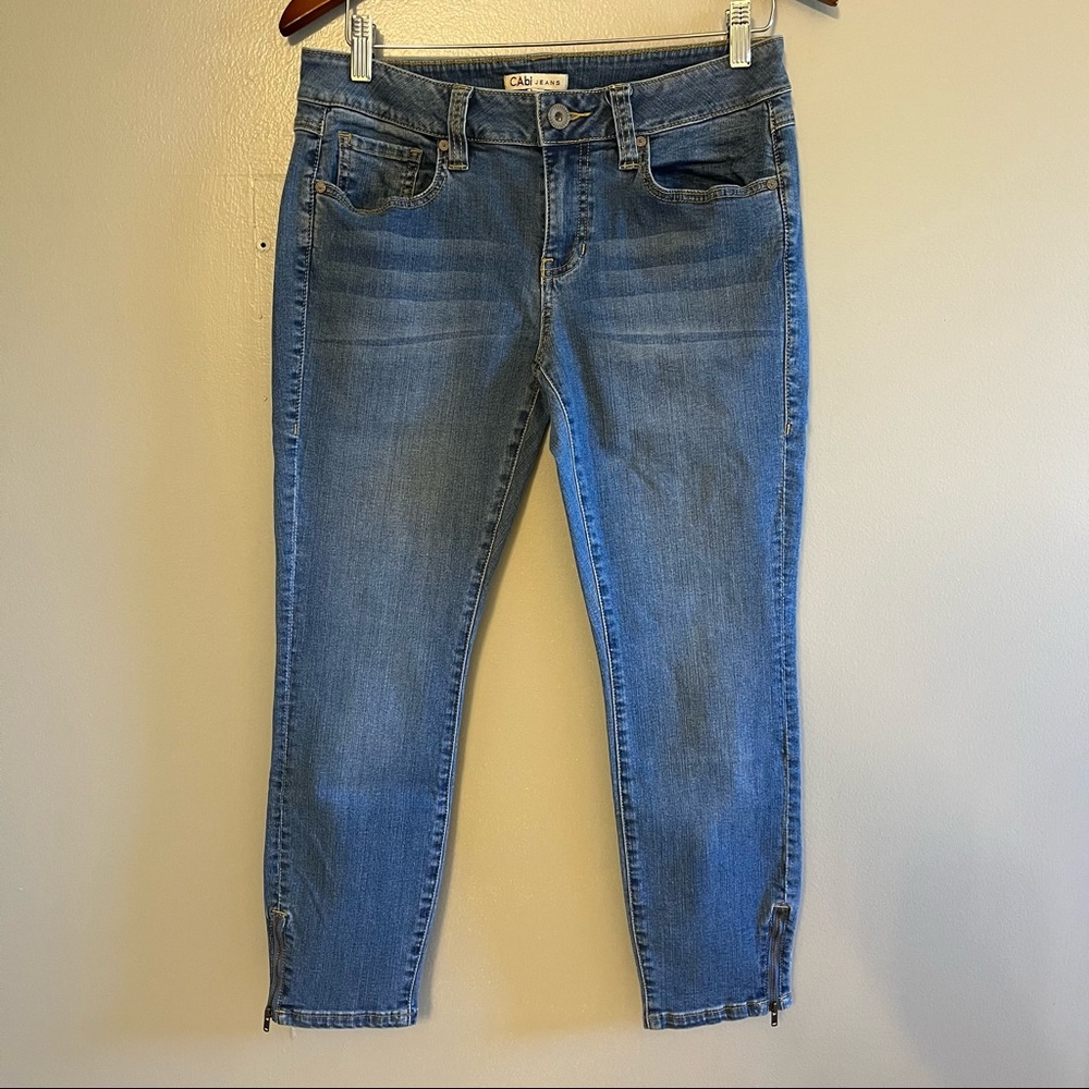 CAbi Womens Light Blue Denim Cropped Zipper Ankle Size 8 Waist 30